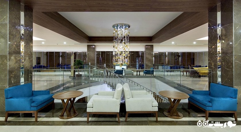 نمایی از محوطه نشیمن لابی